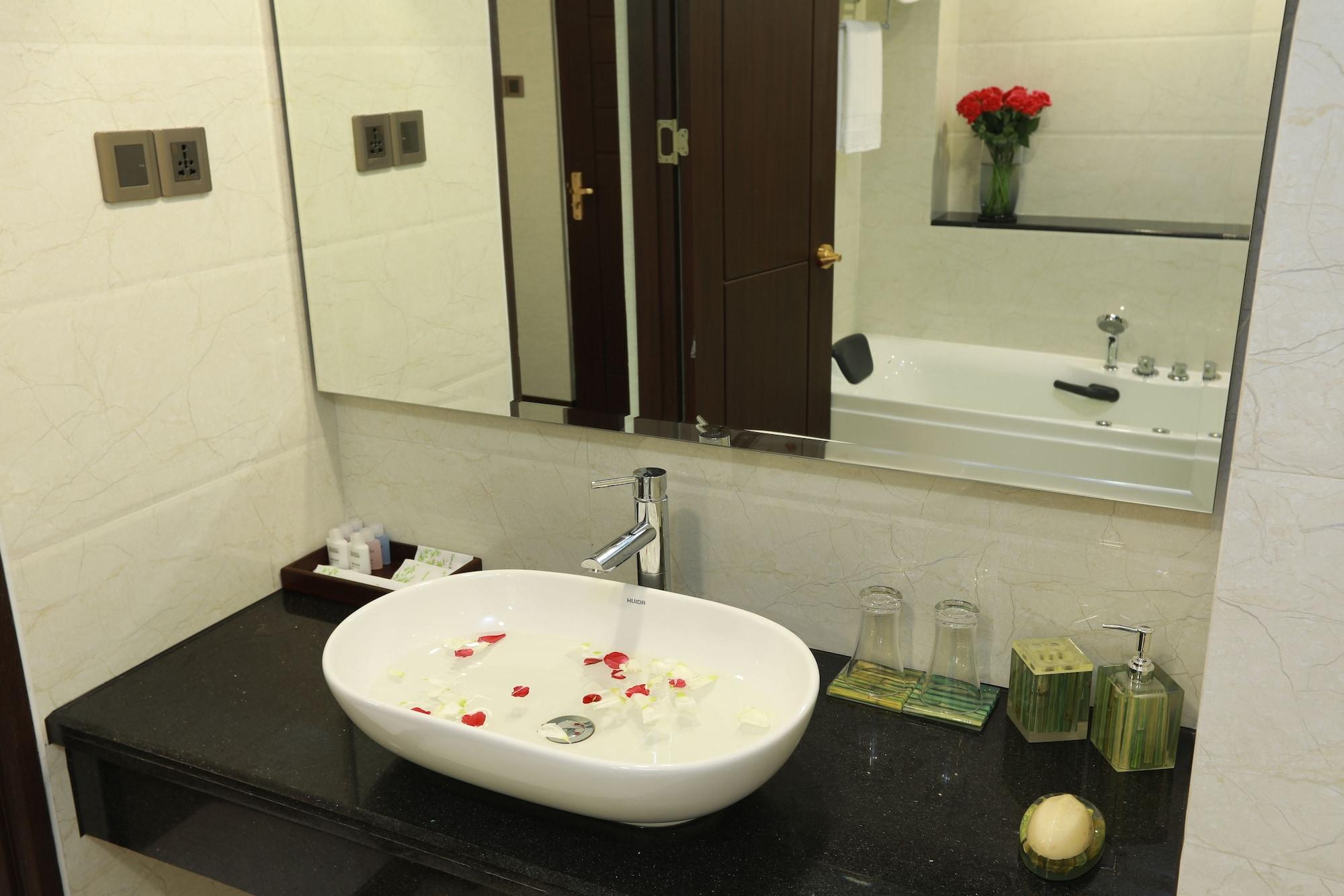 Rose Palace Hotel Yangon Exterior photo